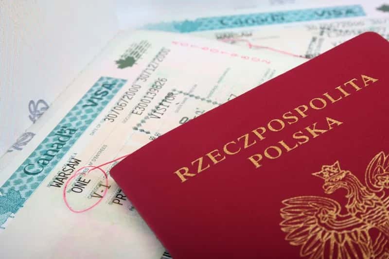 Ile kosztuje paszport w Polsce? Zniżki, ulgi i darmowe opcje!