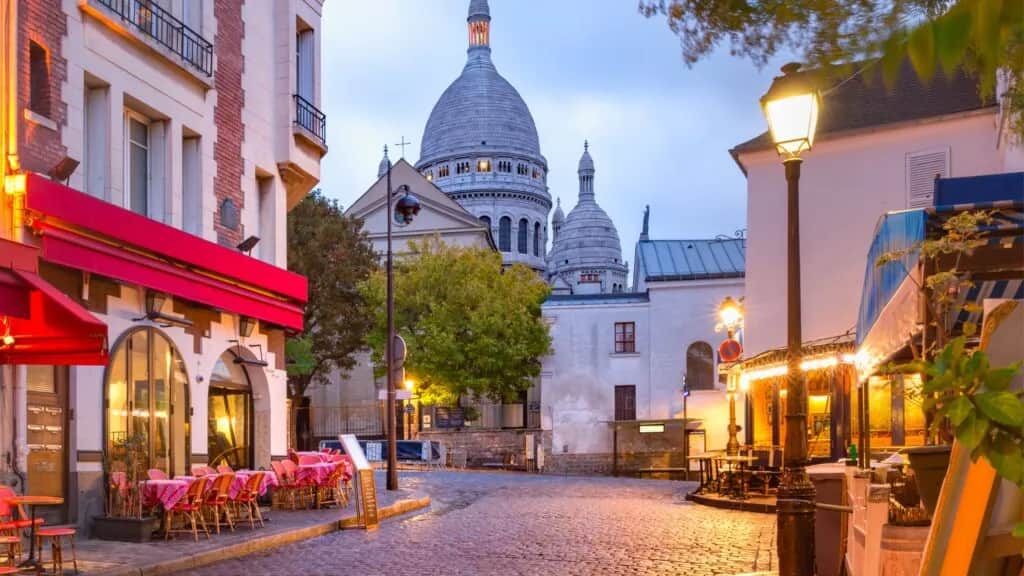 Paryż: Gdzie nocleg? Bezpiecznie i tanio wybierz dzielnicę!